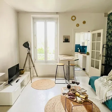 Côté Jardin - 3 People - Netflix *